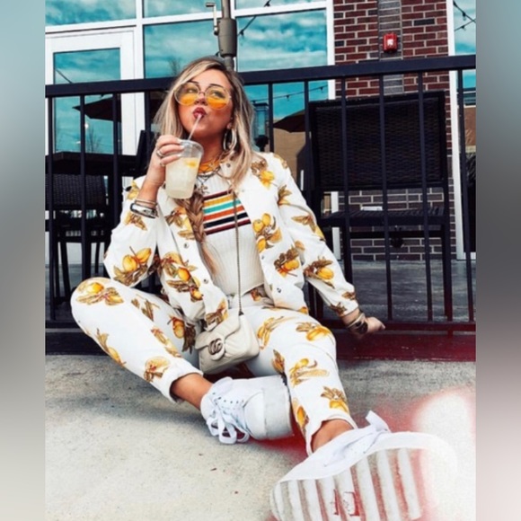 High Rise Lemon pants 🍋 - Picture 5 of 13